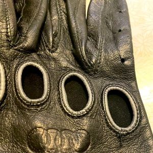 Audi driving gloves